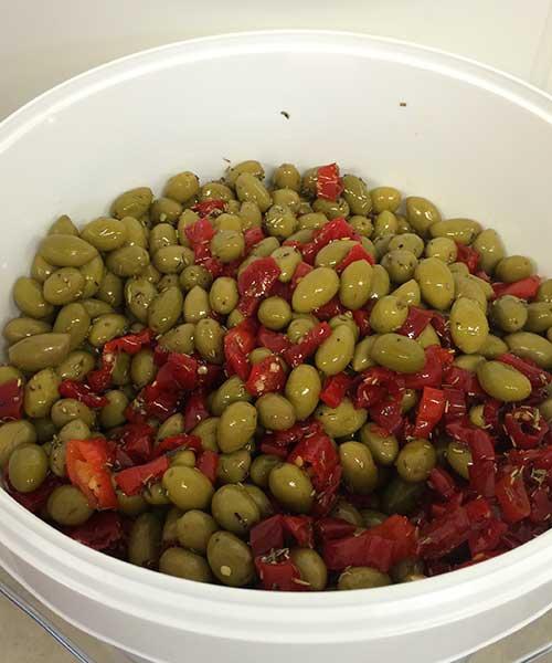 Seau olives picholines cassées pimentées (origine Maroc) 10 Kg - Azur TJ Olives